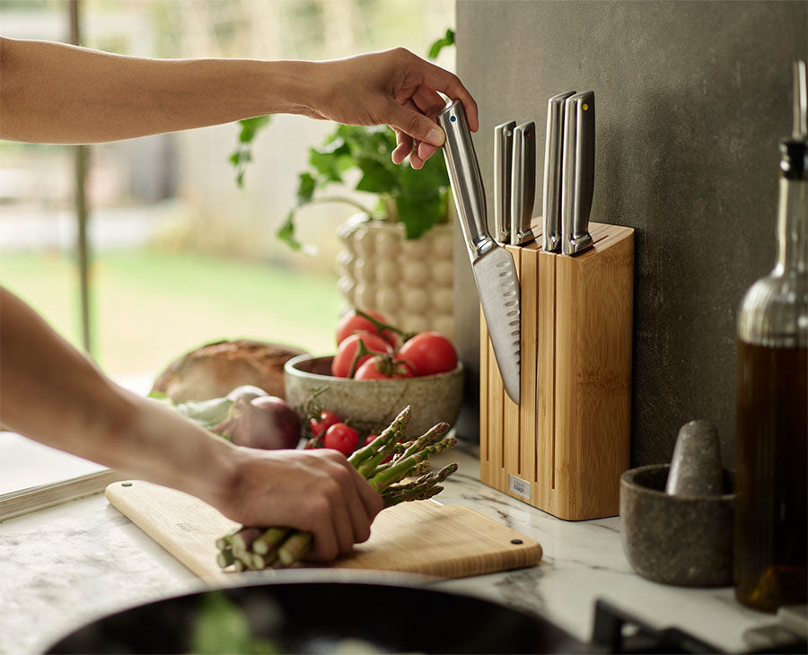 2-piece Bamboo Chopping Board & Knives Set - Image 7