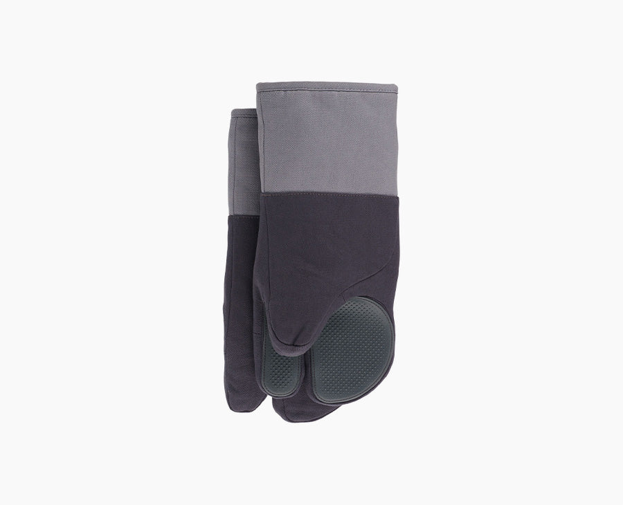 Pinch™ Easy-grip Double Oven Mitts | Joseph Joseph US