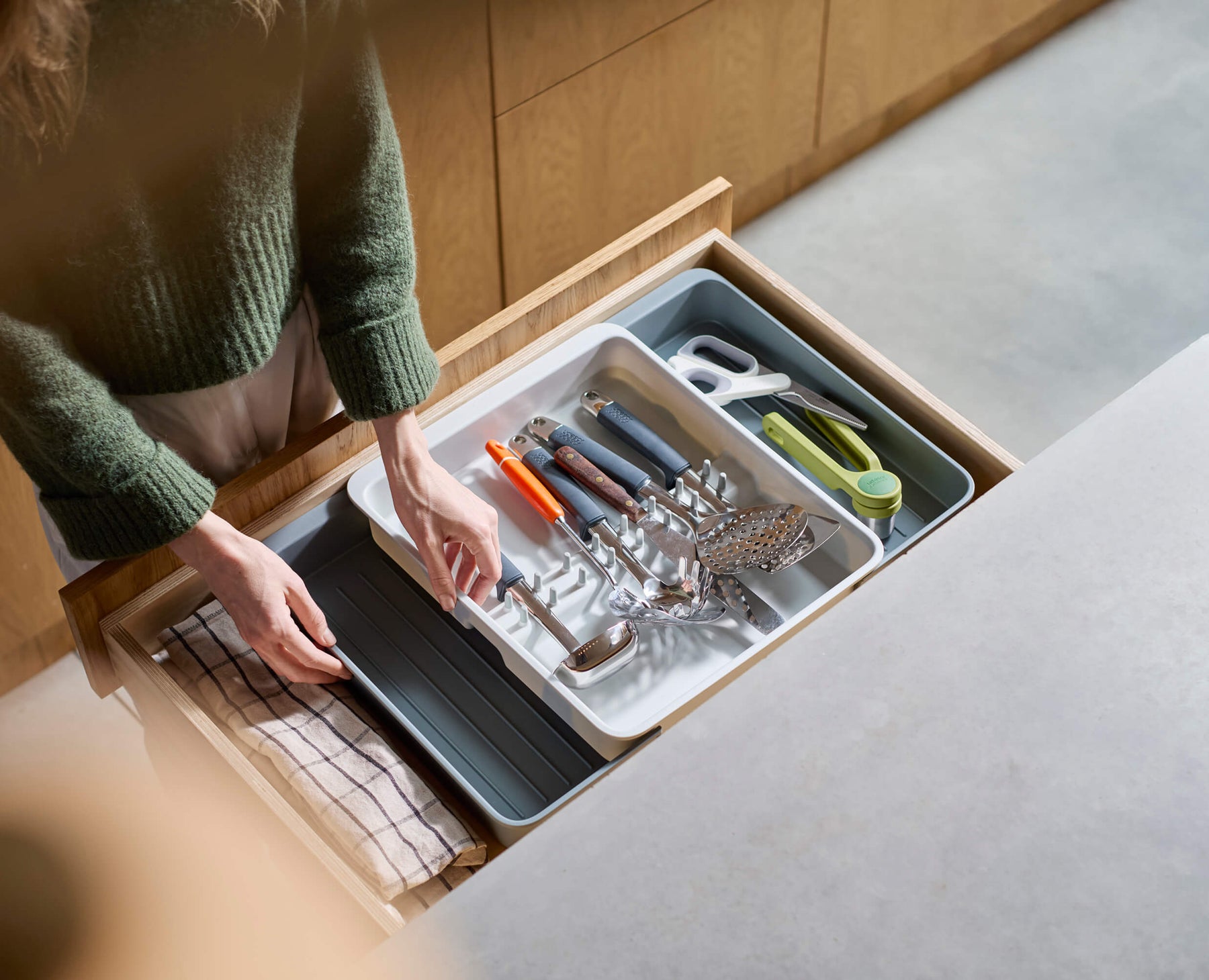 DrawerStore™ Expanding Utensil & Gadget Organizer