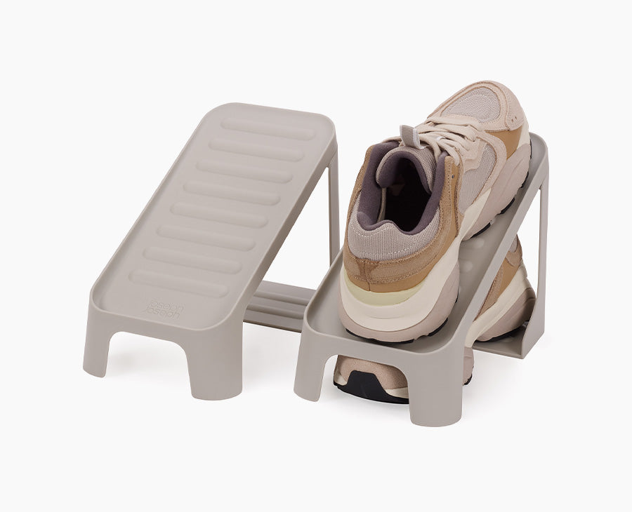 靴 SMALL GOOD THINGS Space-Saving Shoe Storage Stackers | Joseph Joseph US