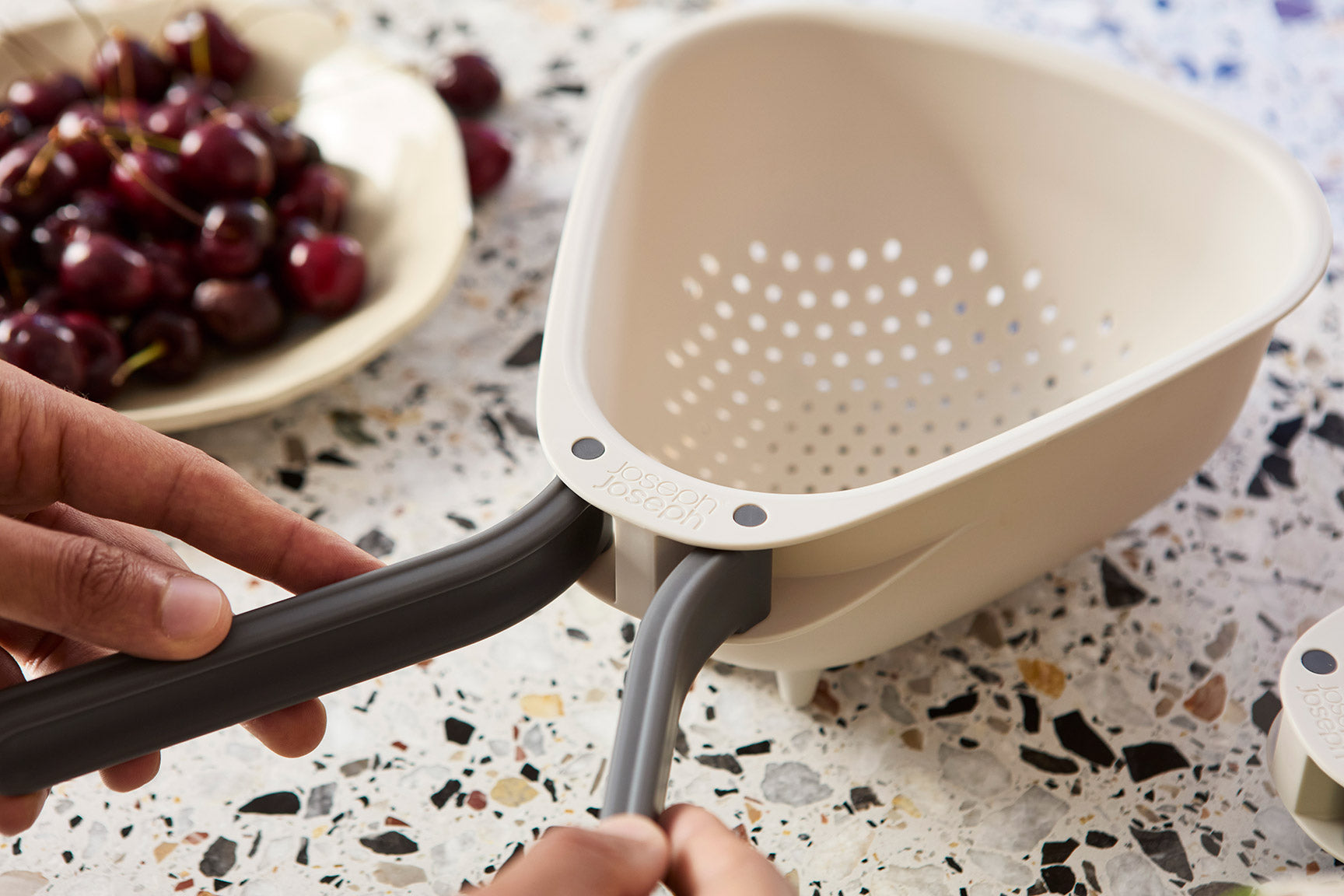 Large Colander with Folding Handles | Joseph Joseph US