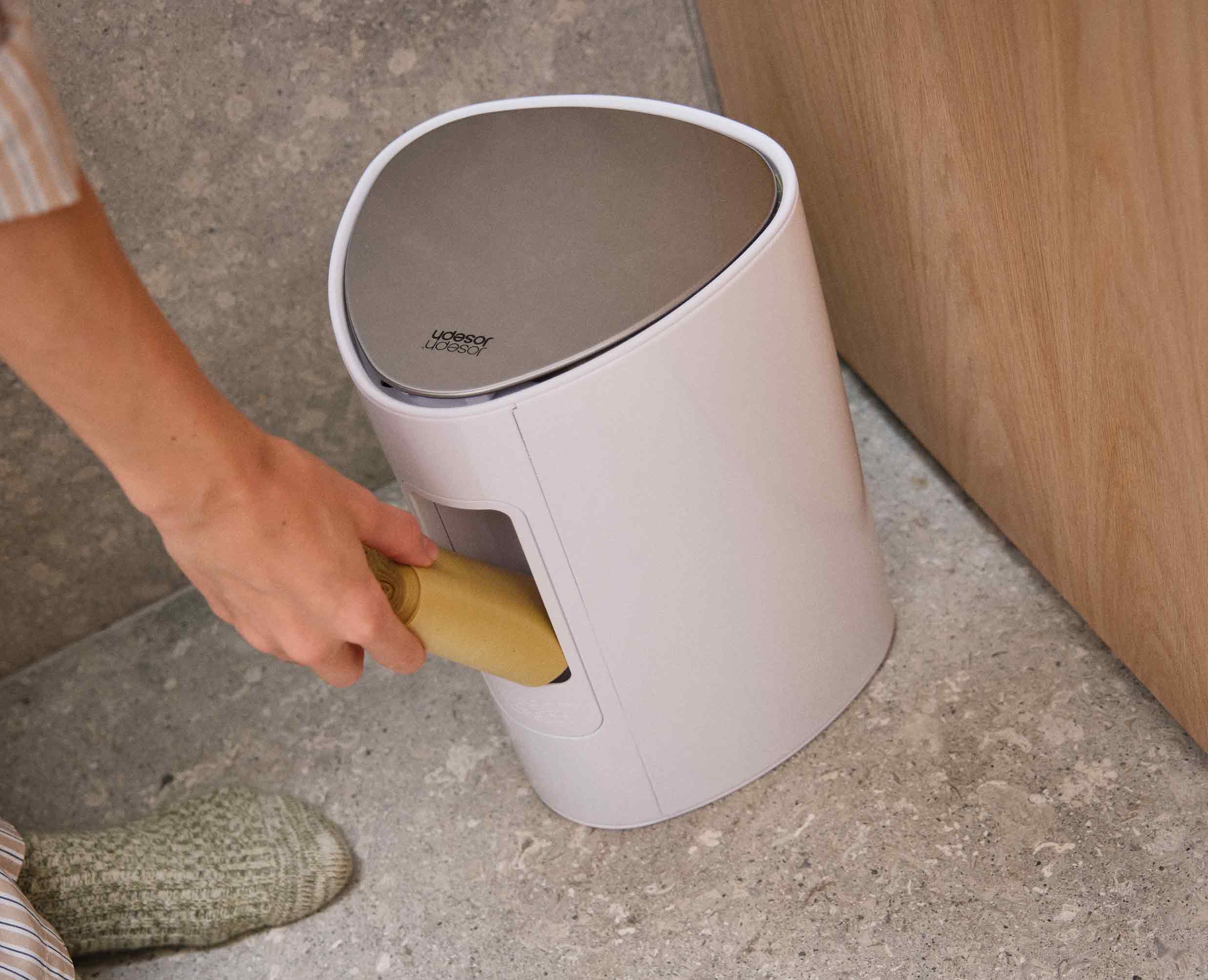 White 5L Bathroom Trash Can and Bag Set | Joseph Joseph US