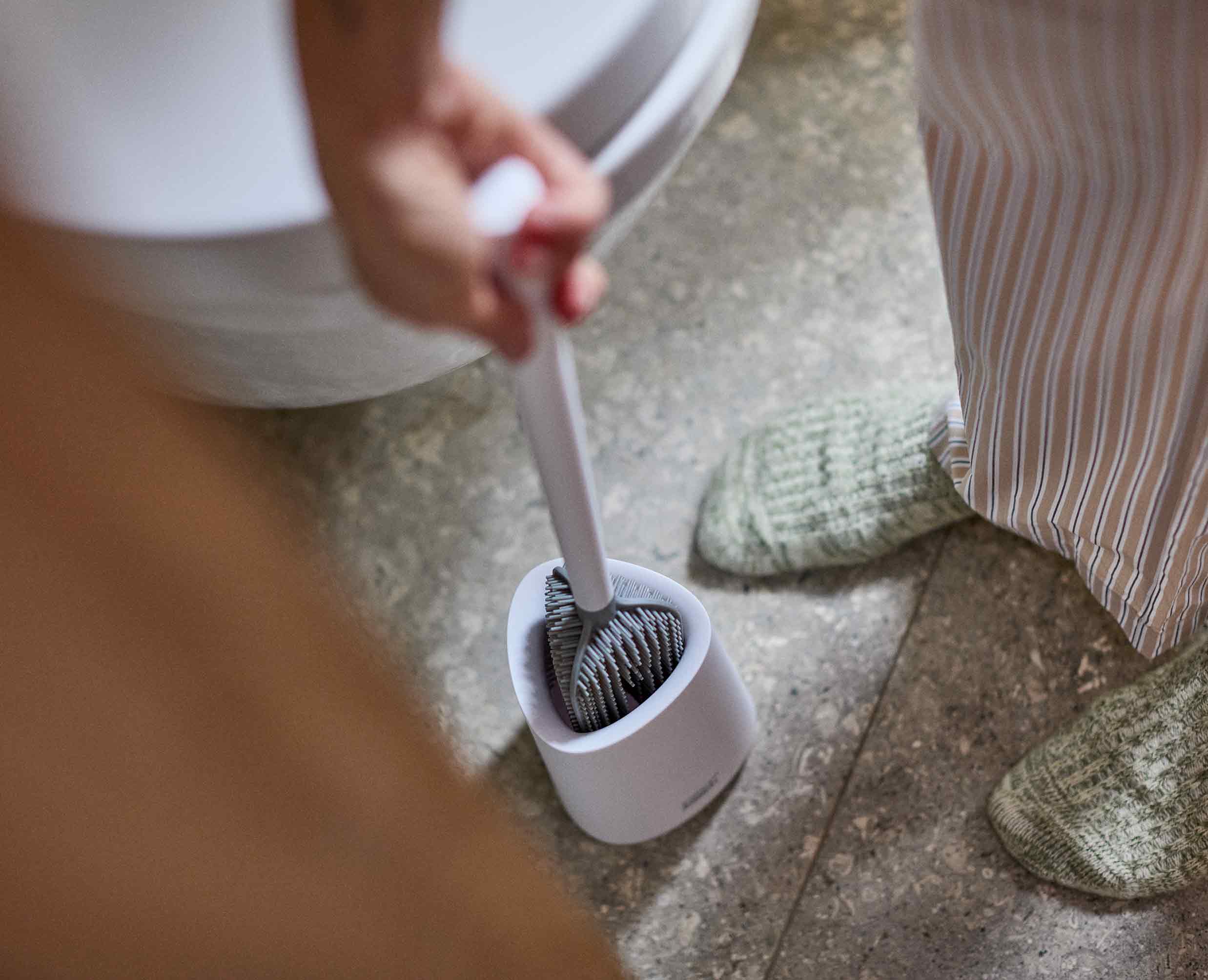 Flex™ 360 Lite Pack of 2 Matt White Toilet Brushes