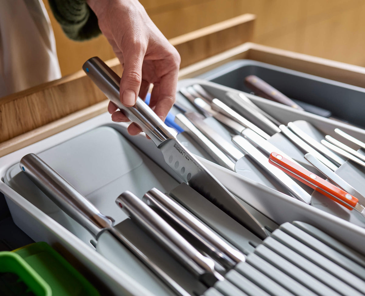 DrawerStore™ Expanding Tiered Cutlery, Utensil, Gadget & Knife Organizer detail
