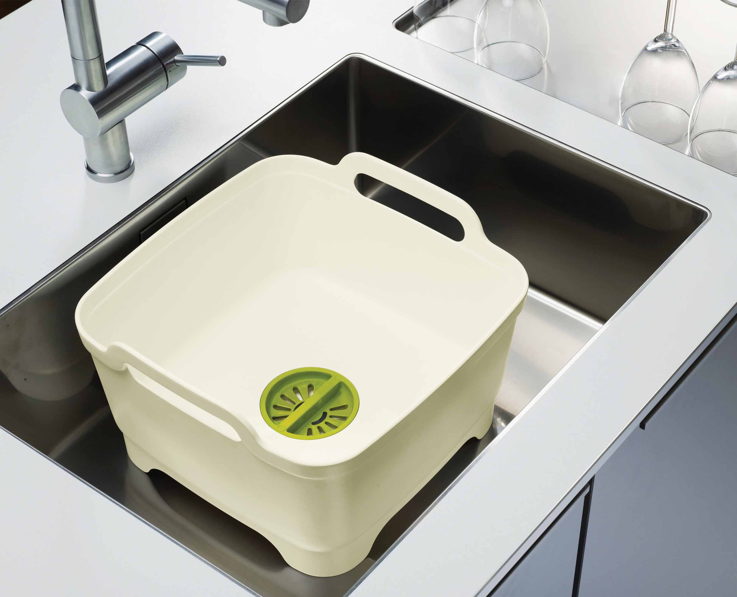 Wash&Drain™ Washing-up Bowl - White/Green | Joseph Joseph