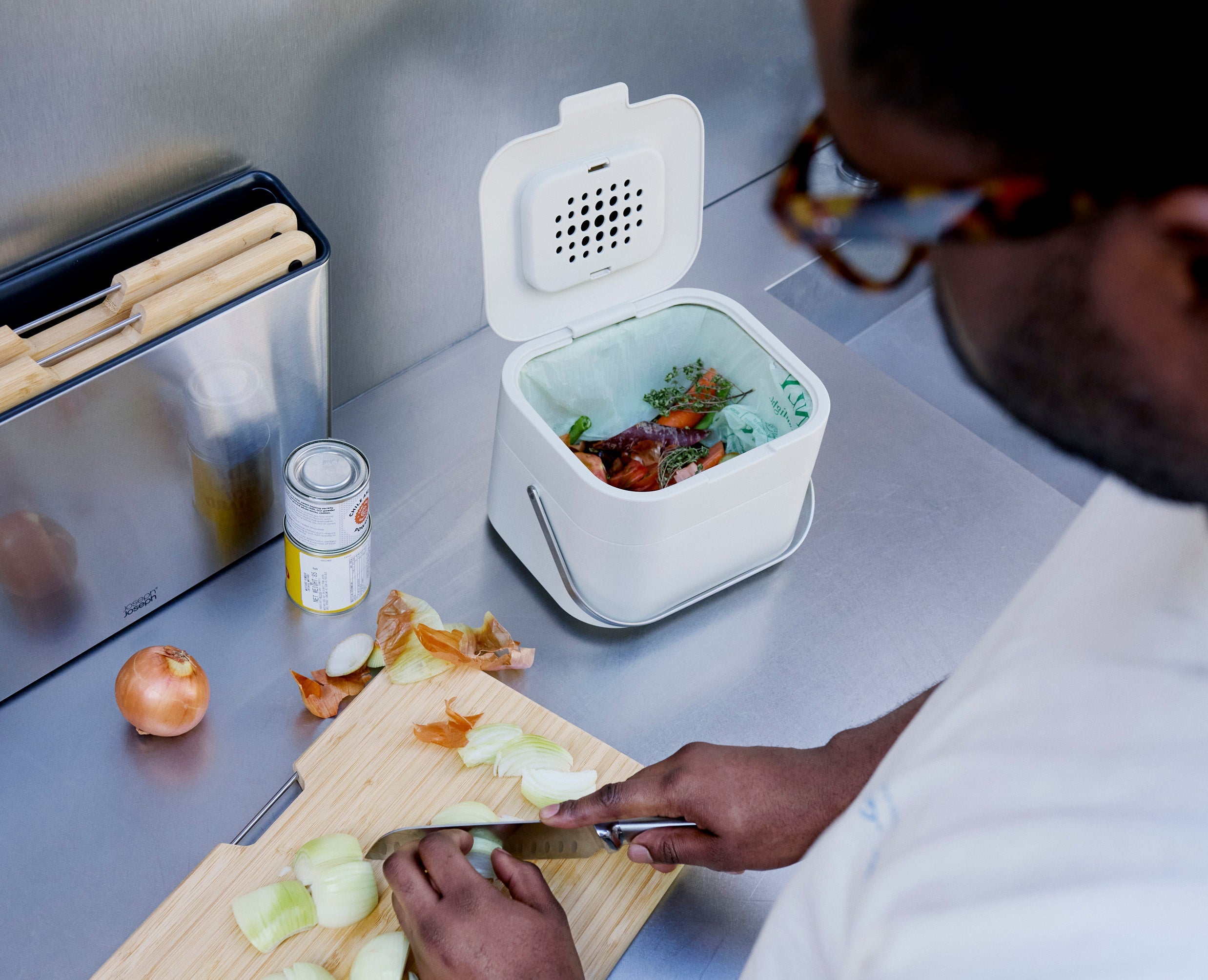 Stack 4L Food Waste Caddy - Stone | Joseph Joseph US