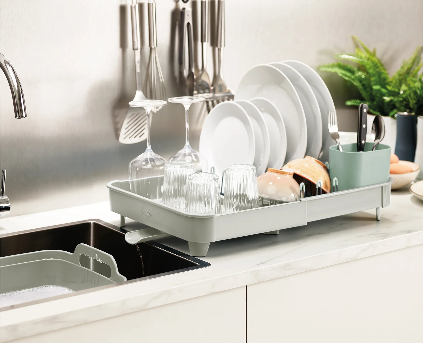Extend Stone Green Expandable Dish Drainer